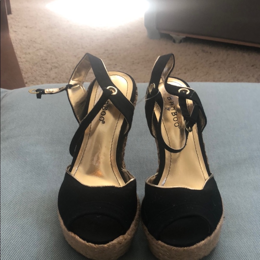 Black and gold wedges